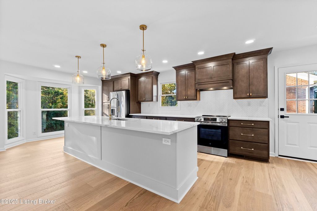 Photo of 508 Nickleby Way, Louisville, KY 40245 (MLS # 1708825)