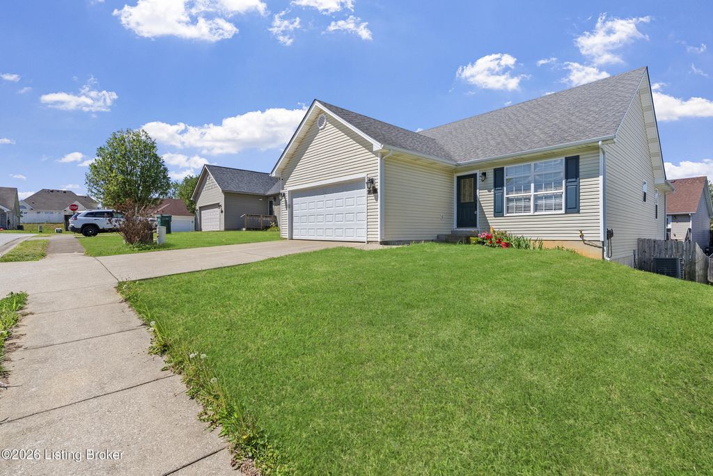Photo of 103 Holiday Ct, Elizabethtown, KY 42701 (MLS # 1717141)
