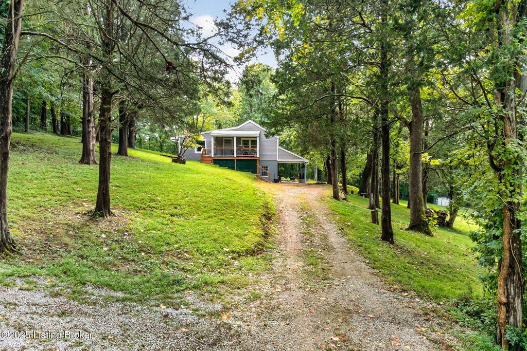 Photo of 4600 Old Heady Rd, Louisville, KY 40299 (MLS # 1710162)
