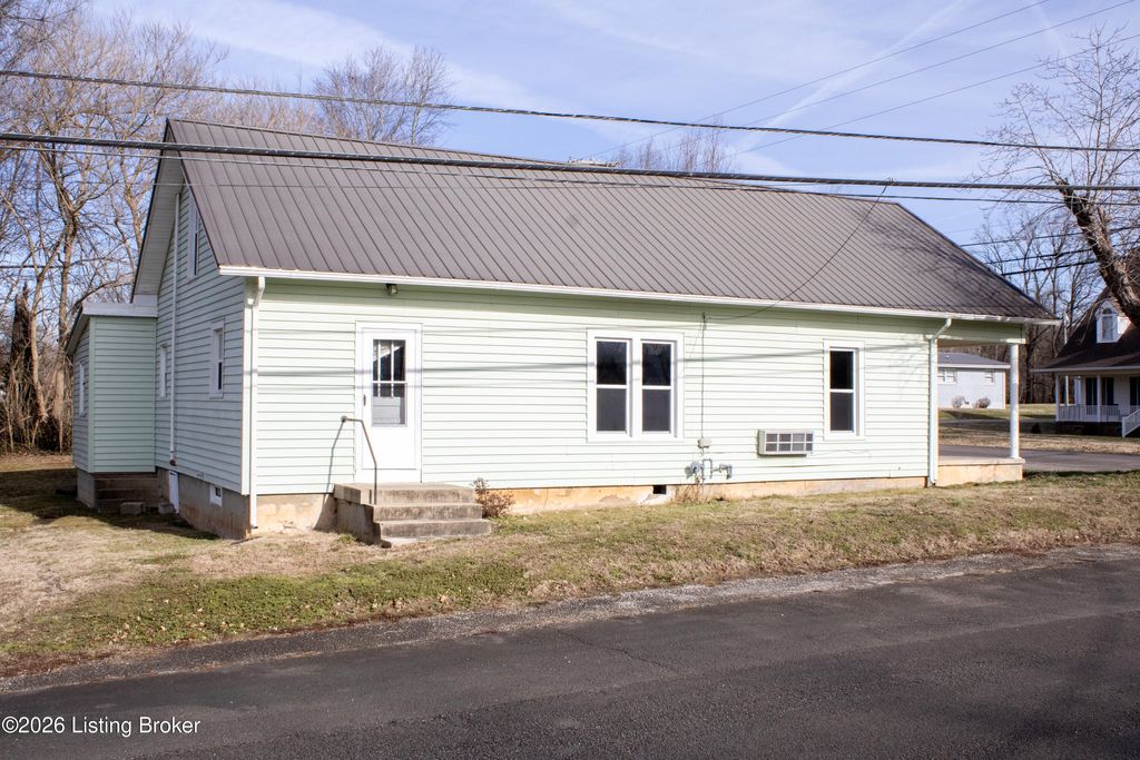 Photo of 101 Mammoth Cave St, Park City, KY 42160 (MLS # 1707721)