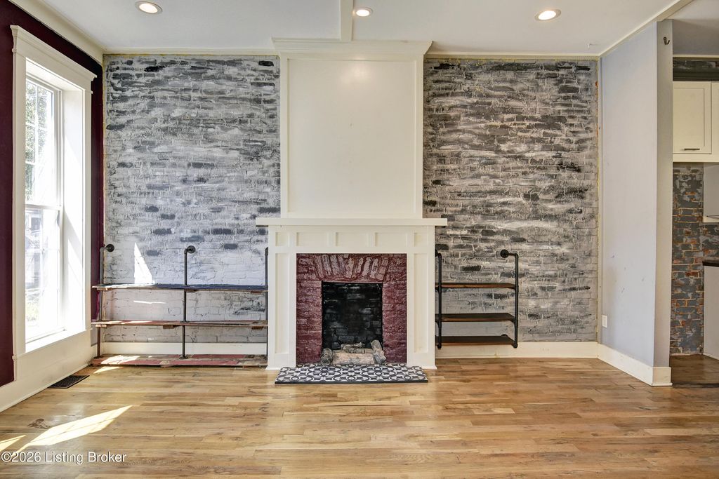 Photo of 713 E Kentucky St, Louisville, KY 40203 (MLS # 1706207)