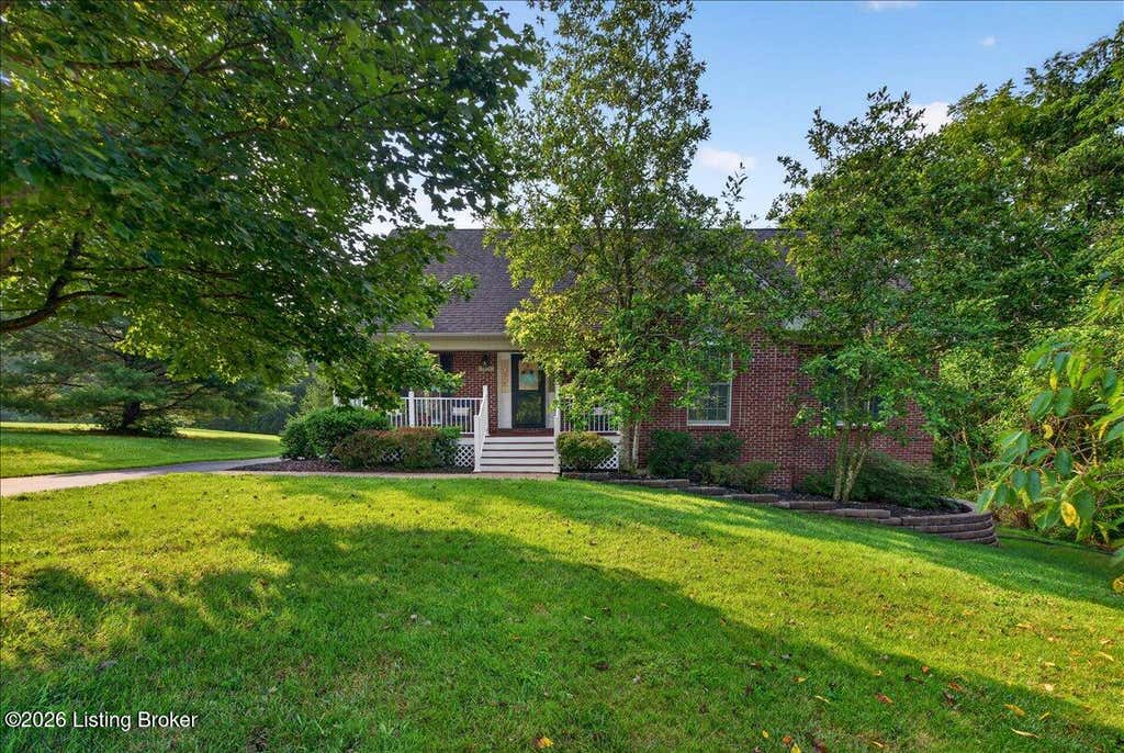 Photo of 2410 Eastwood Cir, Crestwood, KY 40014 (MLS # 1724838)