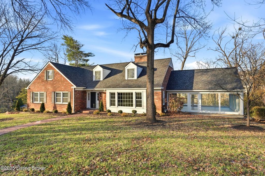 Photo of 509 Hillside Ln, Louisville, KY 40207 (MLS # 1705168)