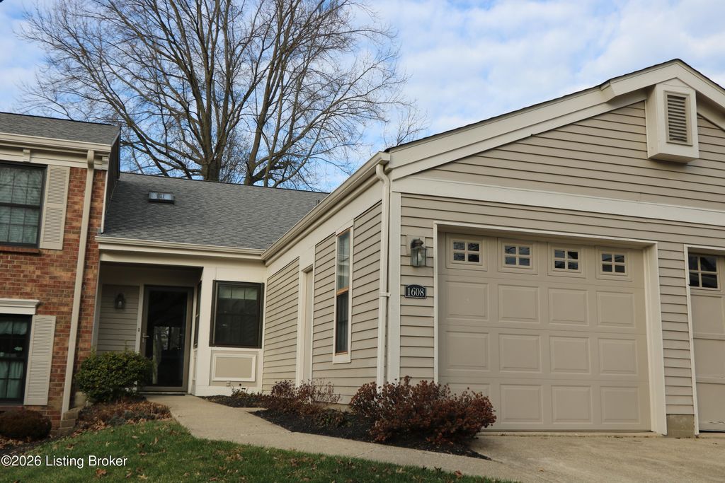 Photo of 1608 Greens Edge Dr, Florence, KY 41042 (MLS # 1706215)