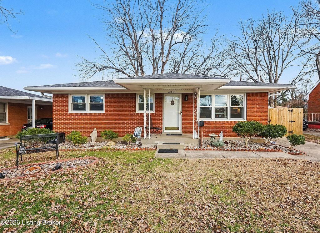 Photo of 4317 Cloverleaf Dr, Louisville, KY 40216 (MLS # 1707215)