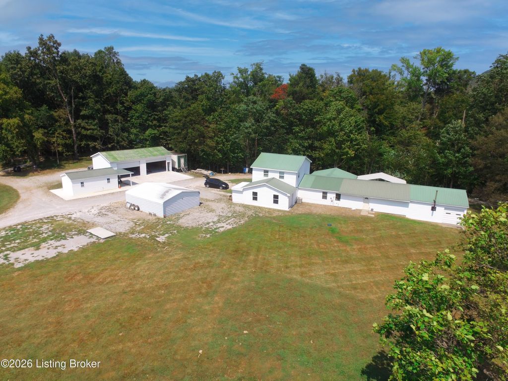 Photo of 13400 N Blakely Ln, Louisville, KY 40272 (MLS # 1711783)