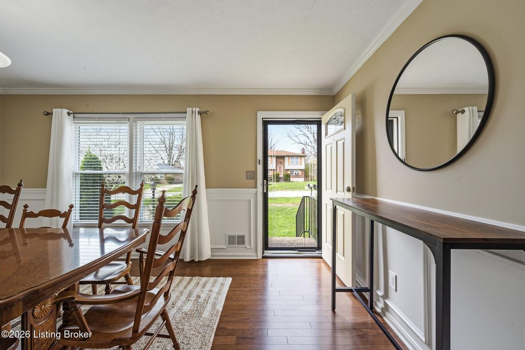 Photo of 6530 Manassas Dr, Pewee Valley, KY 40056 (MLS # 1713286)