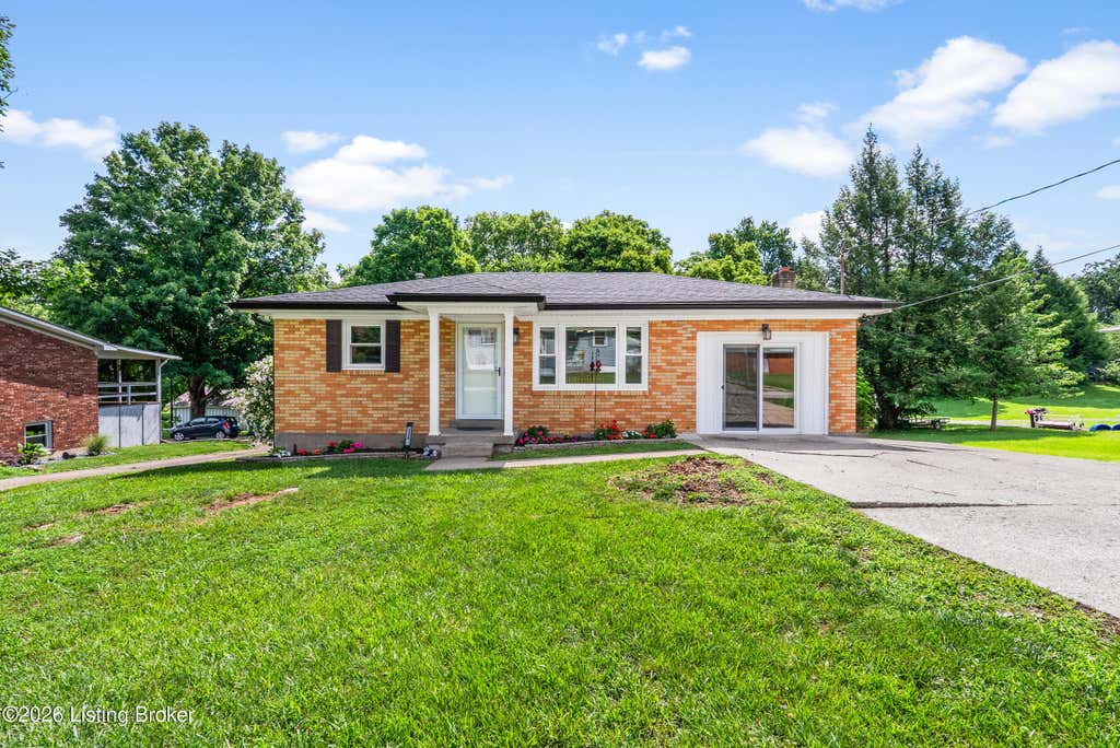 Photo of 226 Northview Dr, Shepherdsville, KY 40165 (MLS # 1720561)