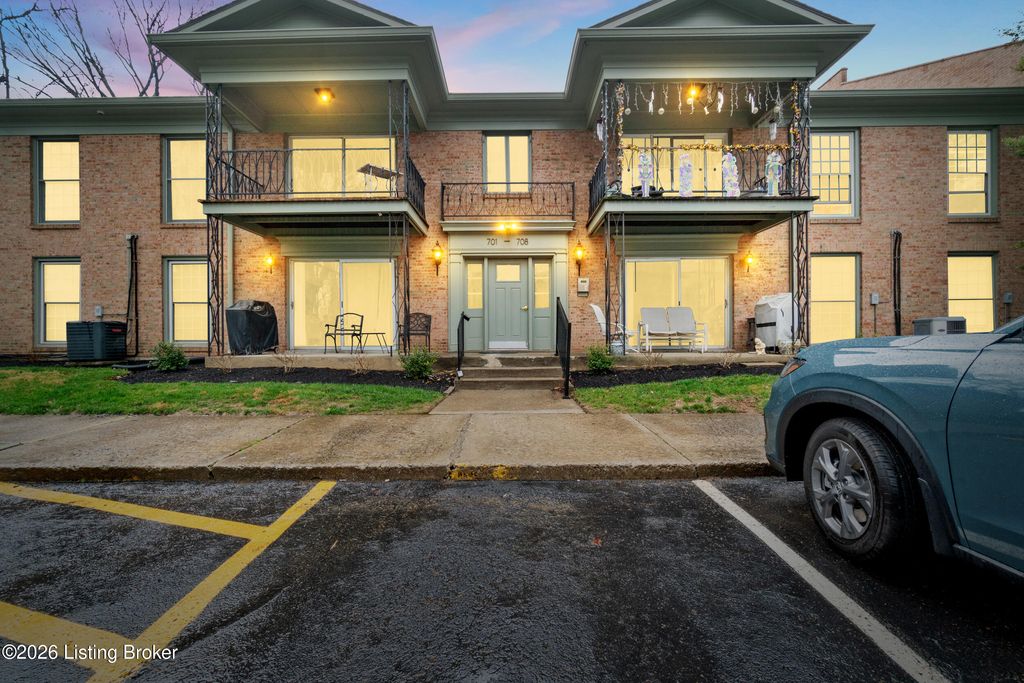 Photo of 706 Highwood Dr, Louisville, KY 40206 (MLS # 1710560)