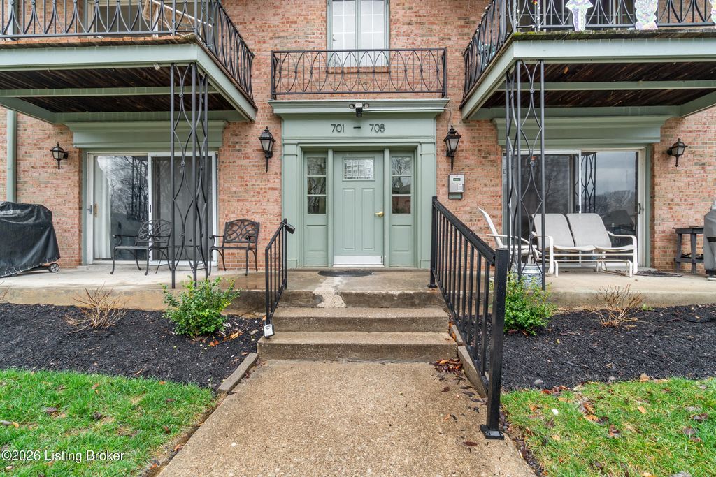 Photo of 706 Highwood Dr, Louisville, KY 40206 (MLS # 1710560)