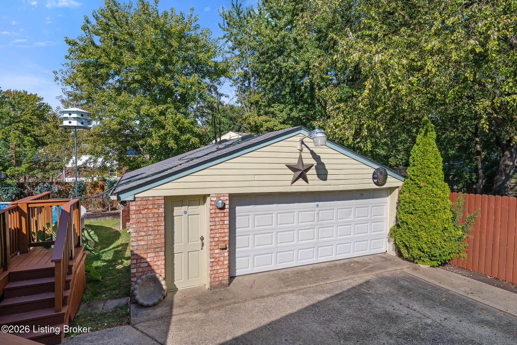 Photo of 6518 Bilsim Ln, Louisville, KY 40291 (MLS # 1732562)