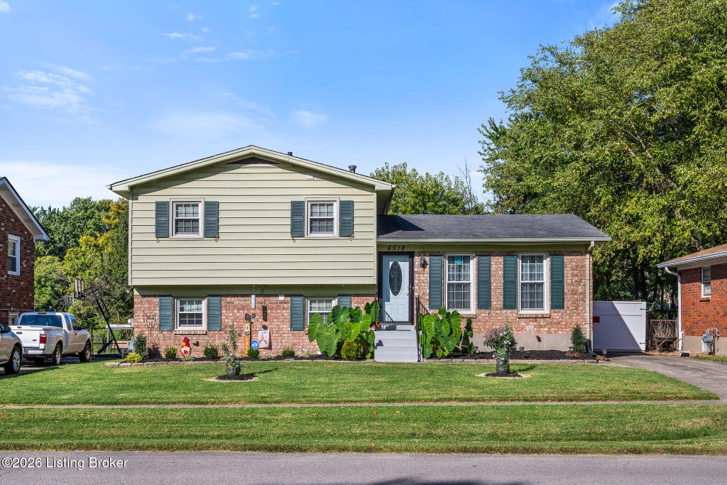 Photo of 6518 Bilsim Ln, Louisville, KY 40291 (MLS # 1732562)