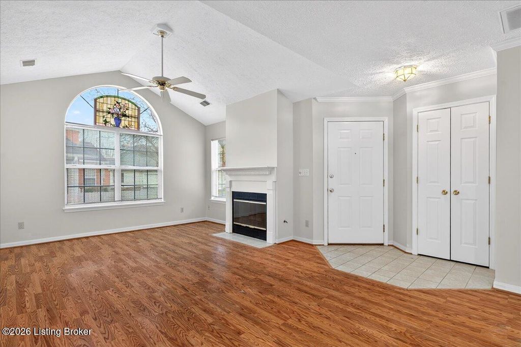 Photo of 3835 Greenhurst Dr, Louisville, KY 40299 (MLS # 1708887)