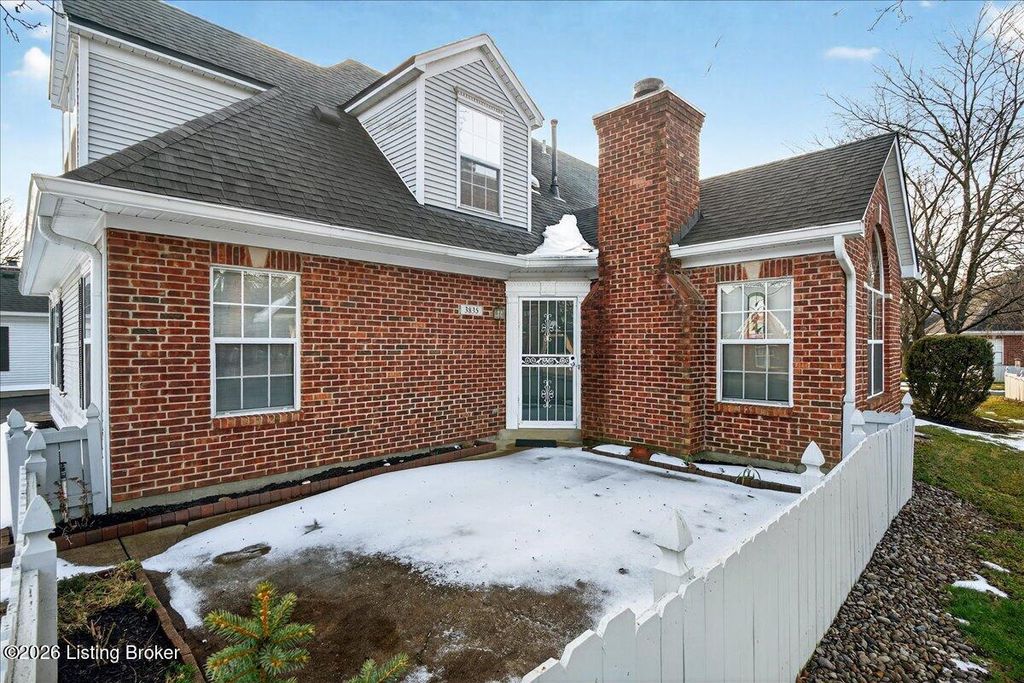 Photo of 3835 Greenhurst Dr, Louisville, KY 40299 (MLS # 1708887)