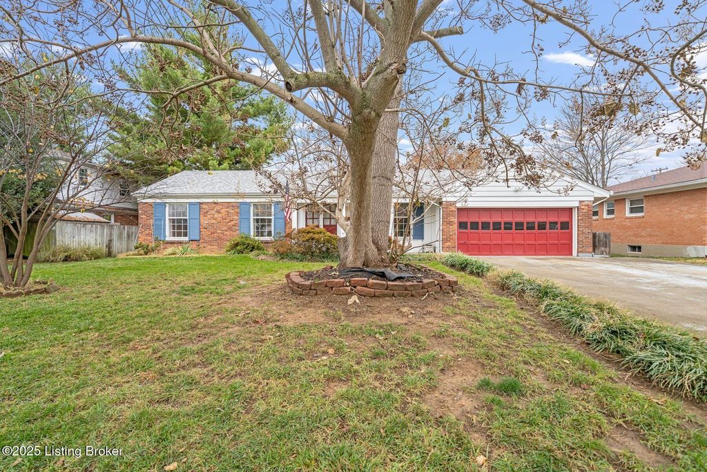 Photo of 3509 Winchester Rd, Louisville, KY 40207 (MLS # 1703940)