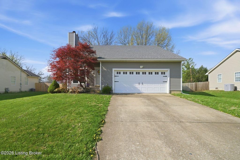 Photo of 506 Garden Ct, Simpsonville, KY 40067 (MLS # 1713210)