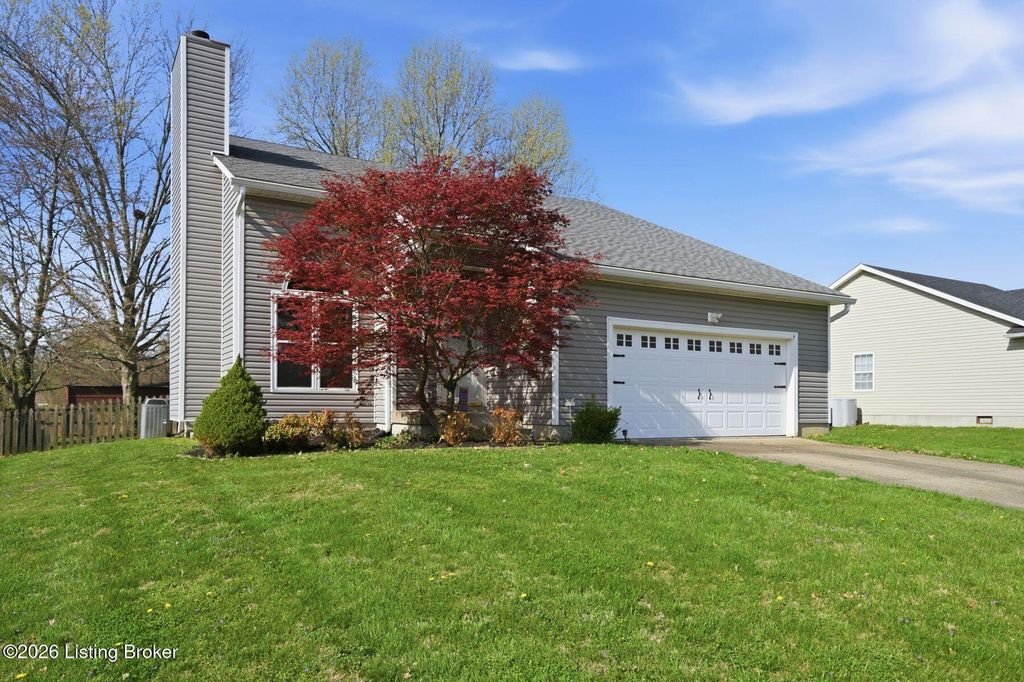 Photo of 506 Garden Ct, Simpsonville, KY 40067 (MLS # 1713210)