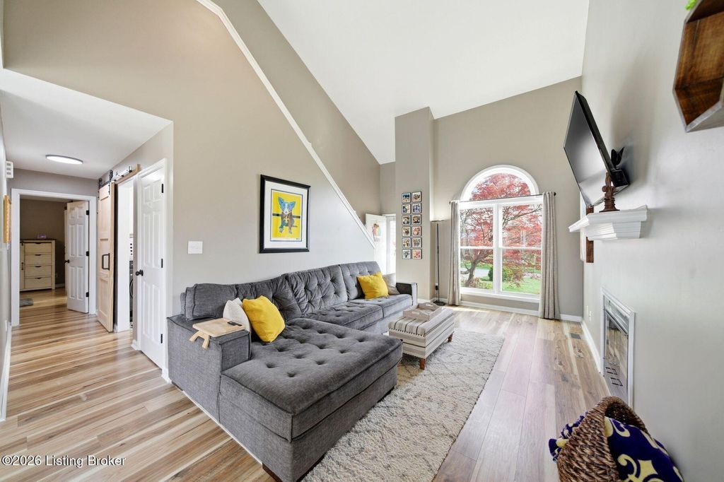 Photo of 506 Garden Ct, Simpsonville, KY 40067 (MLS # 1713210)