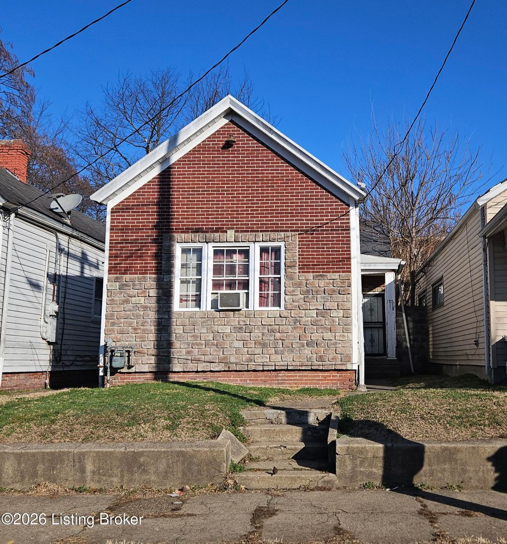 Photo of 1705 1/2 Hale Ave, Louisville, KY 40210 (MLS # 1706139)