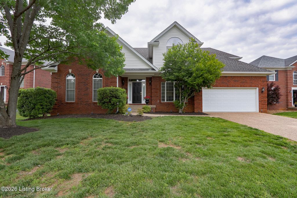 Photo of 13801 Forest Bend Cir, Louisville, KY 40245 (MLS # 1717762)