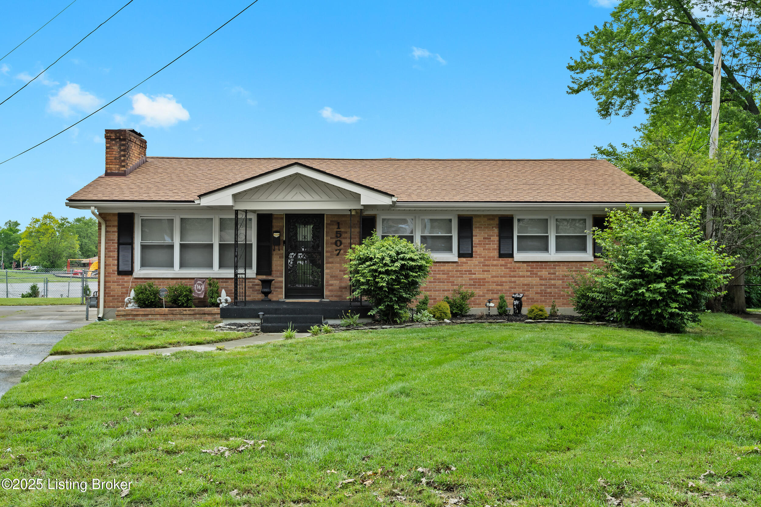 1507 Hobart Ct, Louisville, Pennsylvania image 1