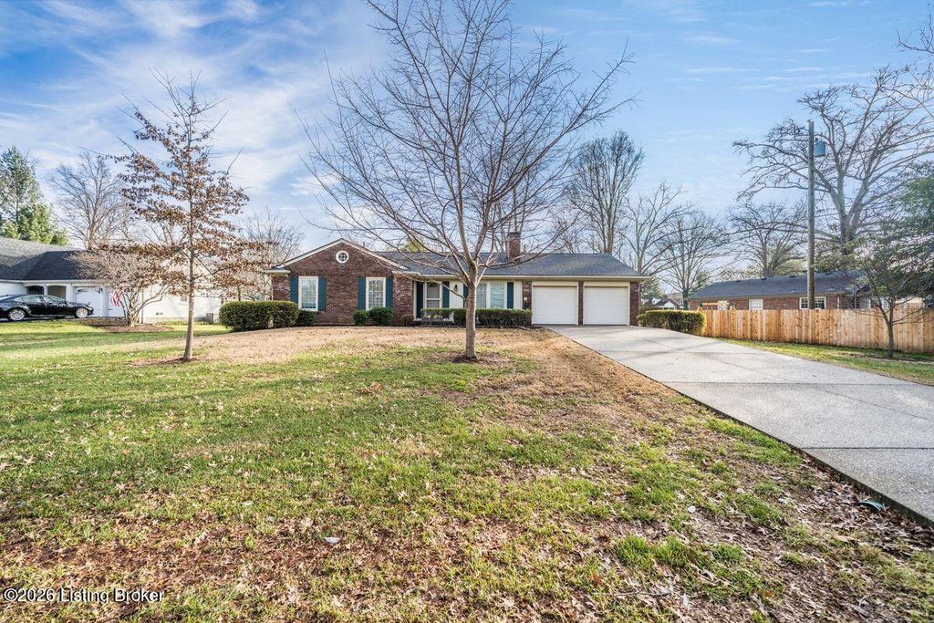 Photo of 117 Blaine Rd, Bellemeade, KY 40222 (MLS # 1703609)