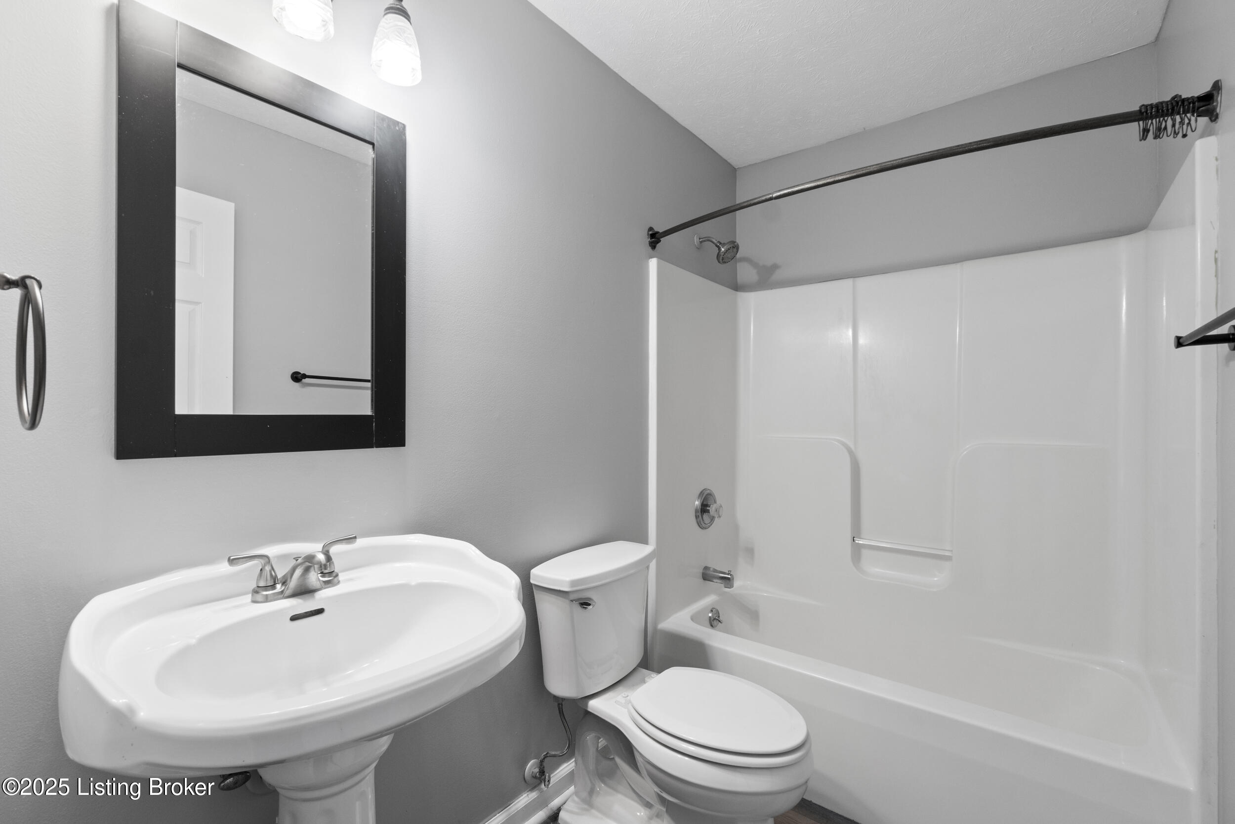 8816 Persistence Dr, Louisville, Pennsylvania image 23