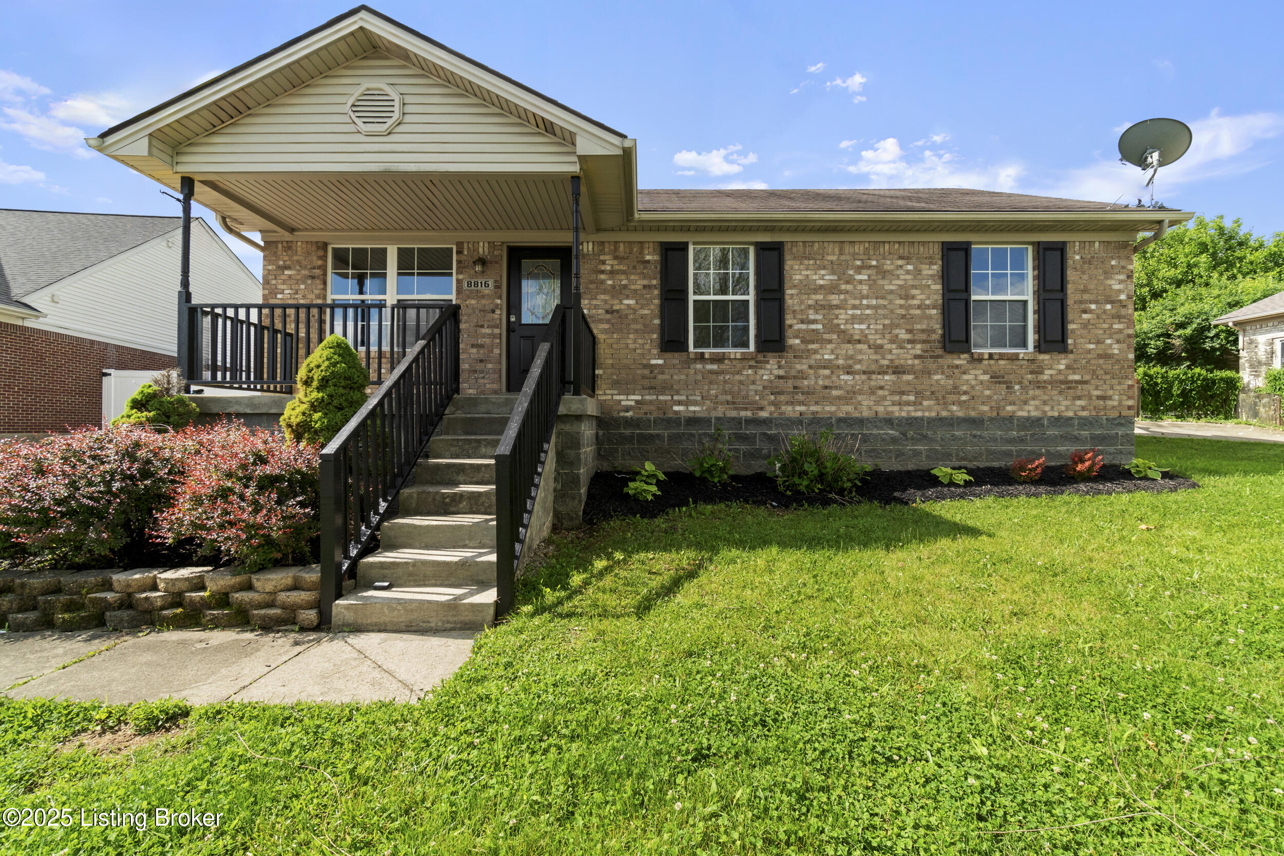 8816 Persistence Dr, Louisville, Pennsylvania image 2