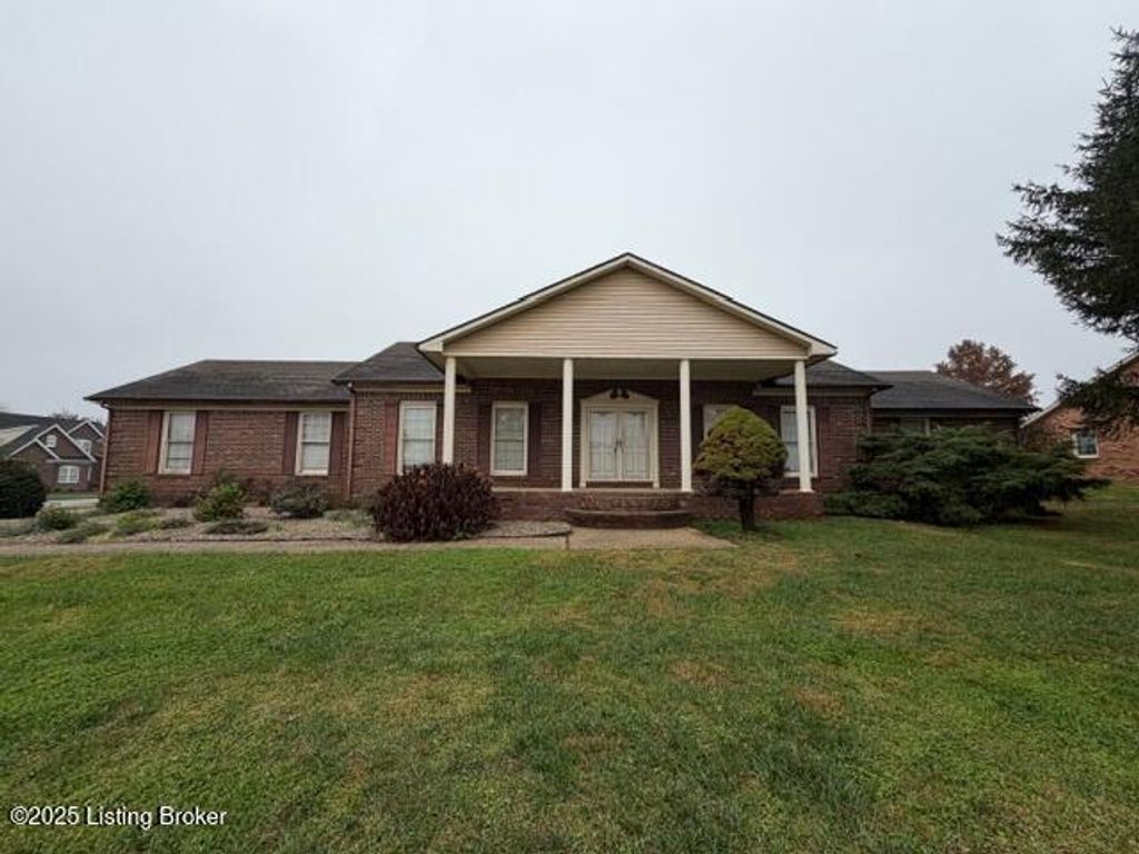 Photo of 116 Windsor Ave, Bardstown, KY 40004 (MLS # 1706277)