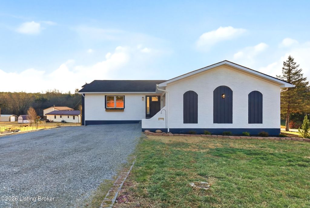 Photo of 4002 Centennial Ave, Radcliff, KY 40160 (MLS # 1707046)