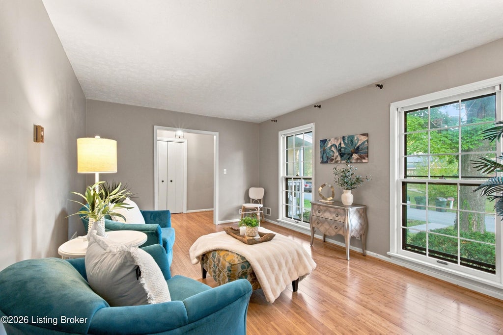 Photo of 8600 Chipstone Ct, Louisville, KY 40299 (MLS # 1728632)
