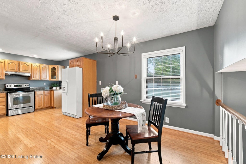 Photo of 8600 Chipstone Ct, Louisville, KY 40299 (MLS # 1728632)