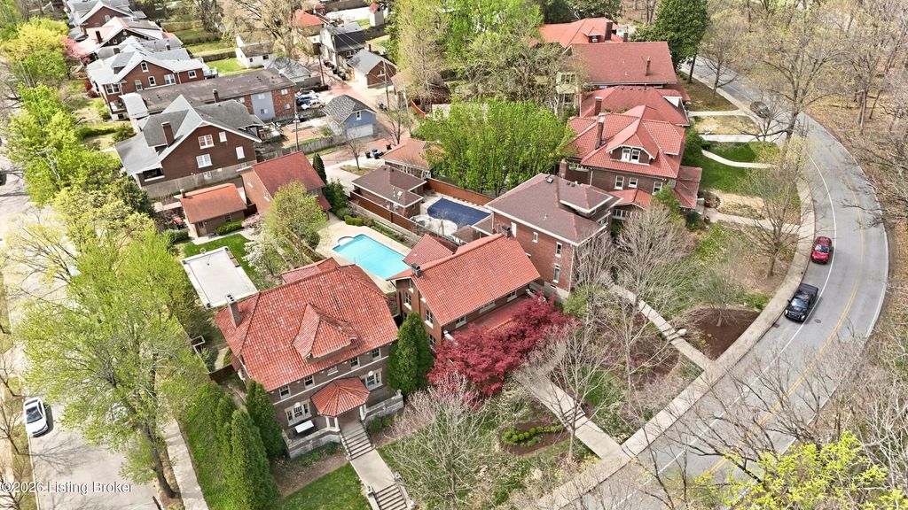 Photo of 1474 Cherokee Rd, Louisville, KY 40204 (MLS # 1714159)