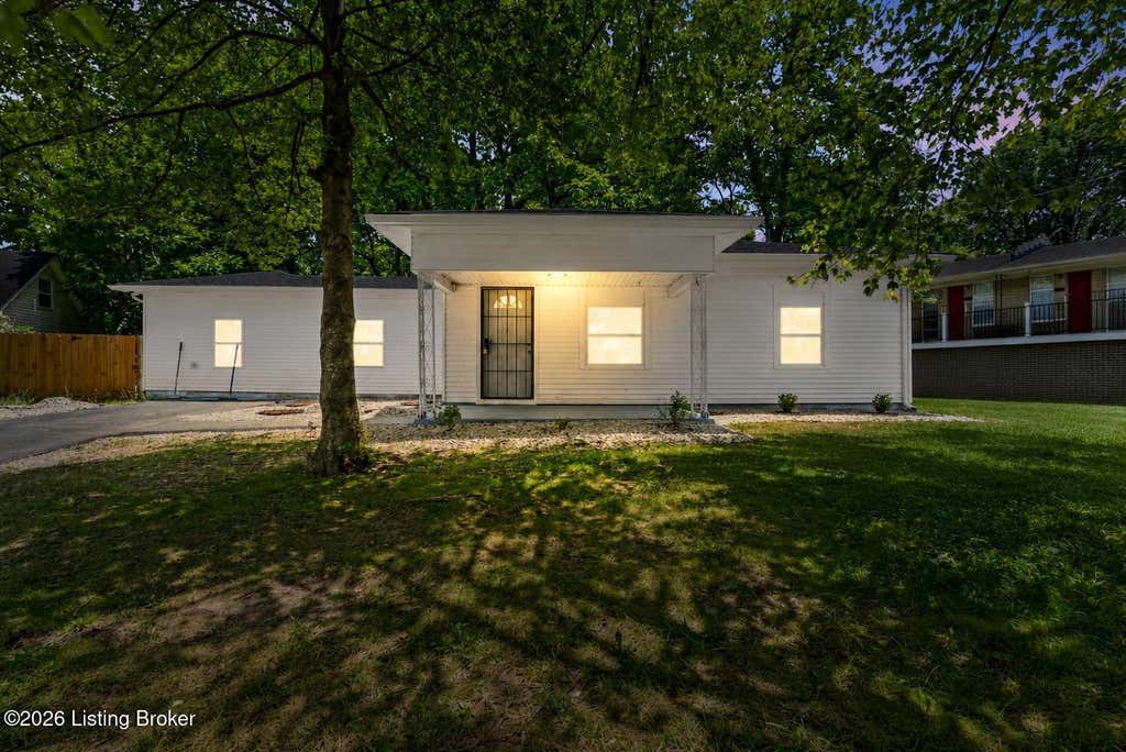 Photo of 4515 Hazelwood Ave, Louisville, KY 40214 (MLS # 1722272)