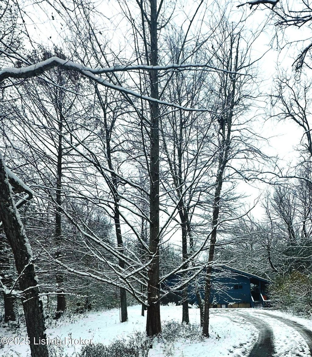 Photo of 2005 Fox Trail Dr, La Grange, KY 40031 (MLS # 1704824)