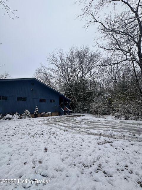 Photo of 2005 Fox Trail Dr, La Grange, KY 40031 (MLS # 1704824)