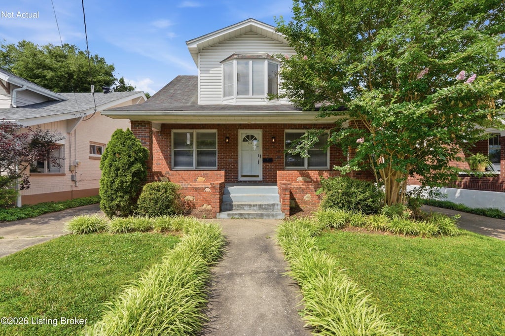 Photo of 114 Oxford Pl, Louisville, KY 40207 (MLS # 1720280)