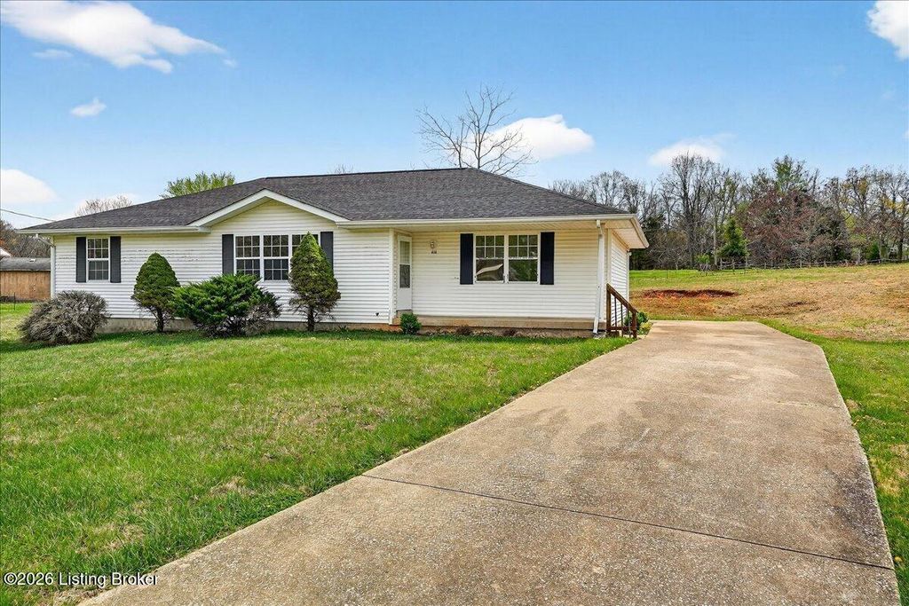 Photo of 216 Bent Tree Dr, Vine Grove, KY 40175 (MLS # 1713426)