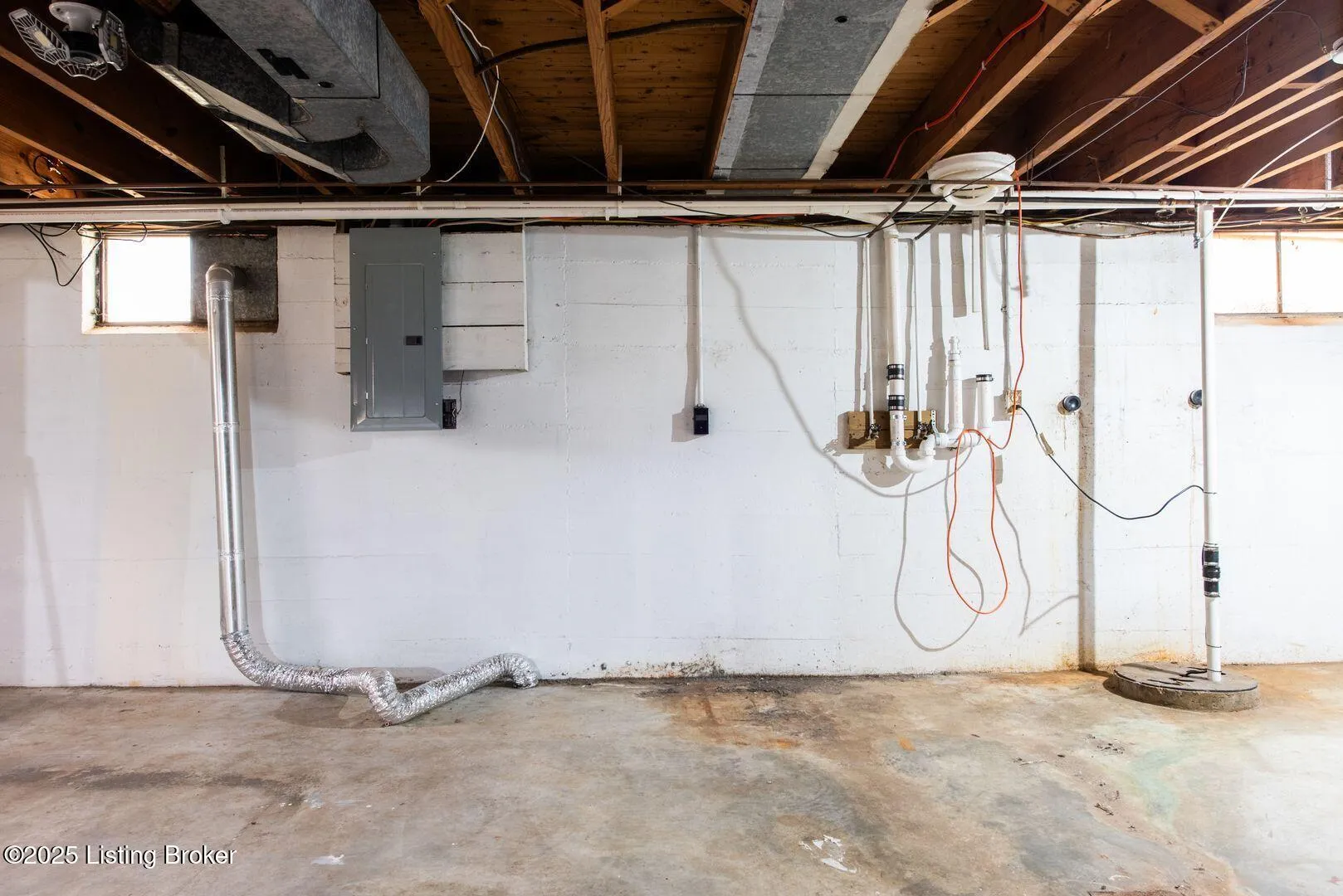 Louisville, Kentucky 40220, United States, 3 Bedrooms Bedrooms, ,1 BathroomBathrooms,Residential,Active,190128