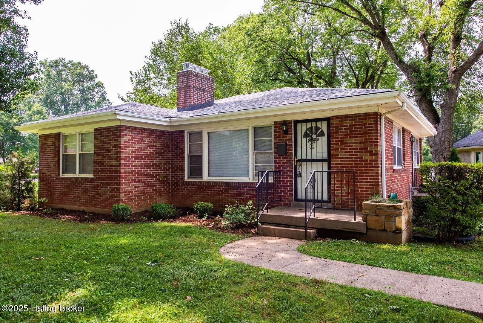 Louisville, Kentucky 40220, United States, 3 Bedrooms Bedrooms, ,1 BathroomBathrooms,Residential,Active,190128