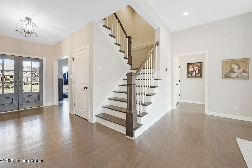 Photo of 1911 Scenic Lakes Dr, Louisville, KY 40245 (MLS # 1707988)