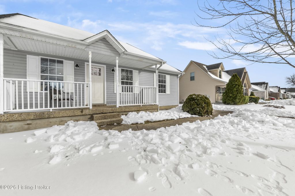 Photo of 184 Stellar Dr, Shepherdsville, KY 40165 (MLS # 1708120)