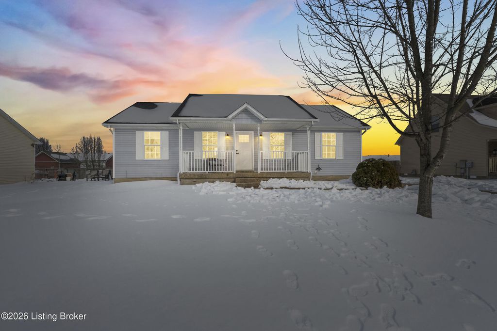 Photo of 184 Stellar Dr, Shepherdsville, KY 40165 (MLS # 1708120)