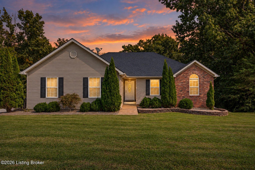 Photo of 53 Turkey Run Ct, Taylorsville, KY 40071 (MLS # 1731127)