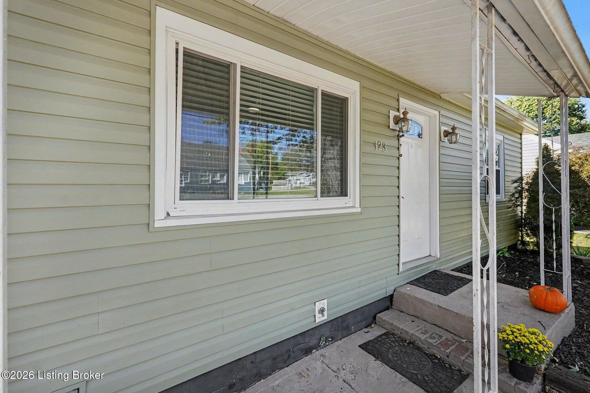 123 Eastview Cir