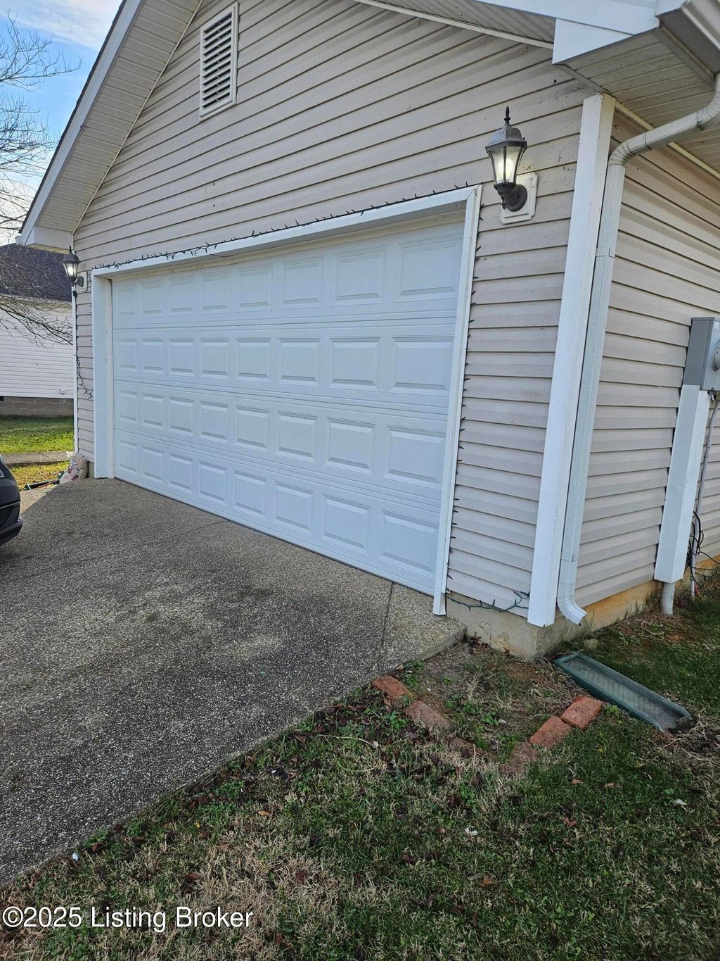 Photo of 1205 Cedar Springs Pkwy, La Grange, KY 40031 (MLS # 1704462)