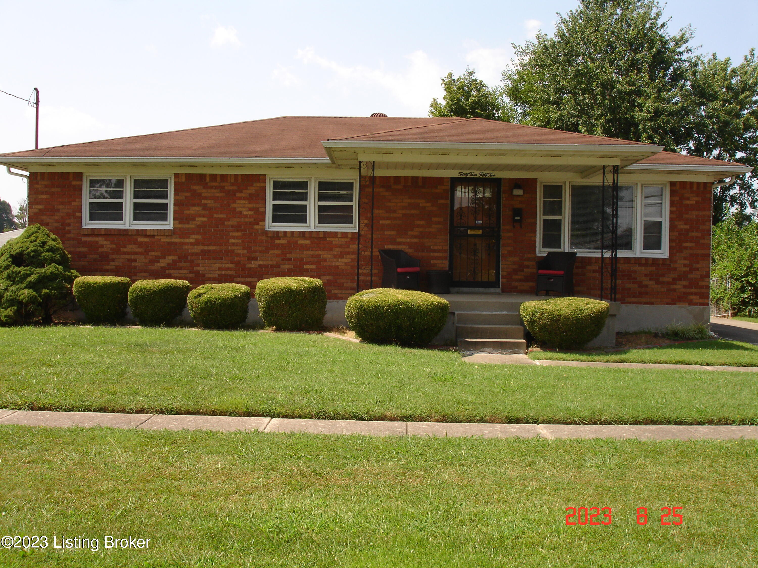 Photo 1 of 29 — 3452 Heatherfield Dr, Louisville, KY 40216