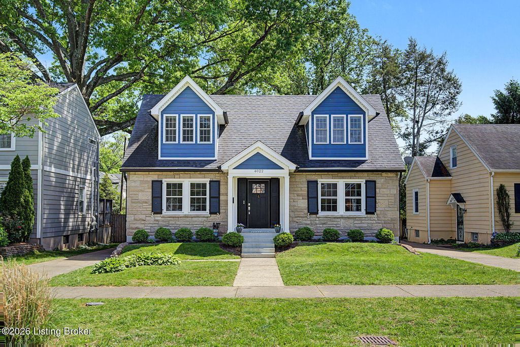 Photo of 4022 Hycliffe Ave, Louisville, KY 40207 (MLS # 1715710)