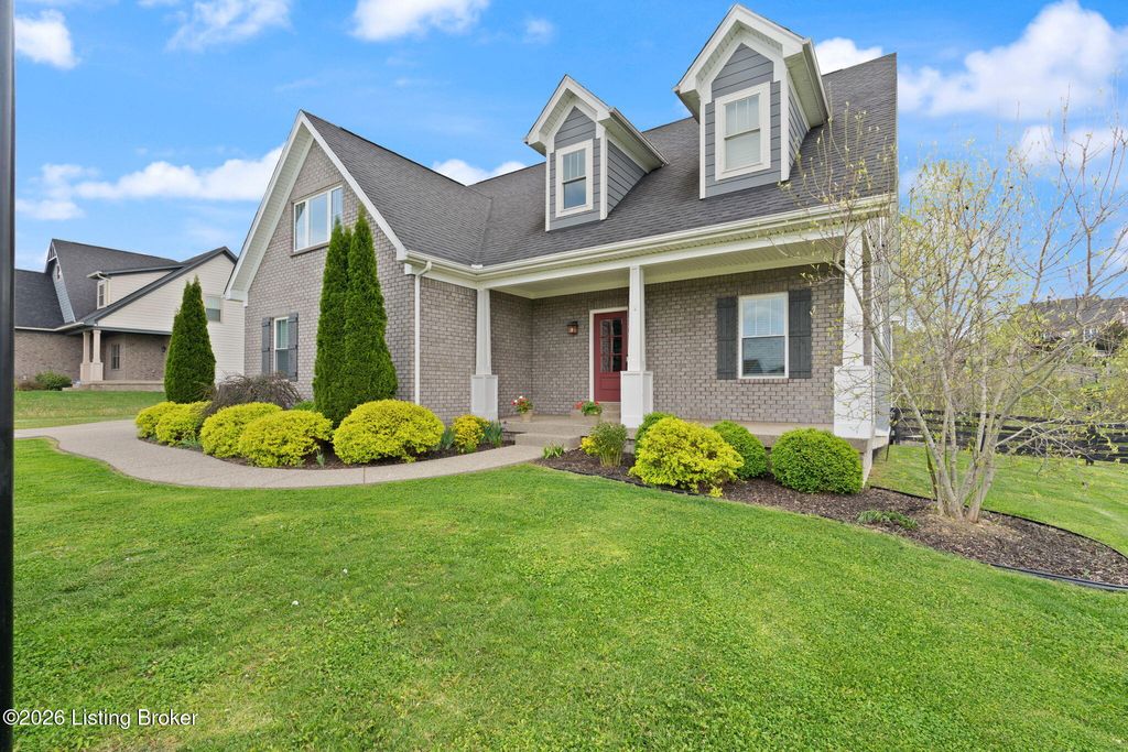 Photo of 1211 Summit Parks Dr, La Grange, KY 40031 (MLS # 1714555)