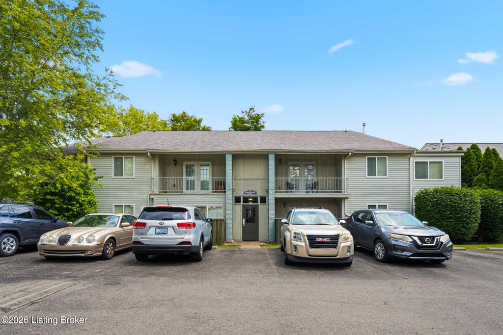 Photo of 4308 Wisteria Landing Cir #102, Louisville, KY 40218 (MLS # 1723233)